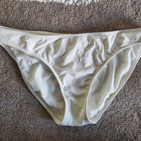 Xhilaration ivory lace bikini m/l - Picture 7 of 8